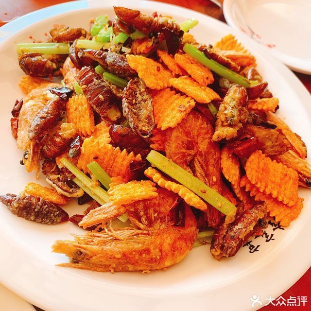 茧蛹大虾炒锅巴图片