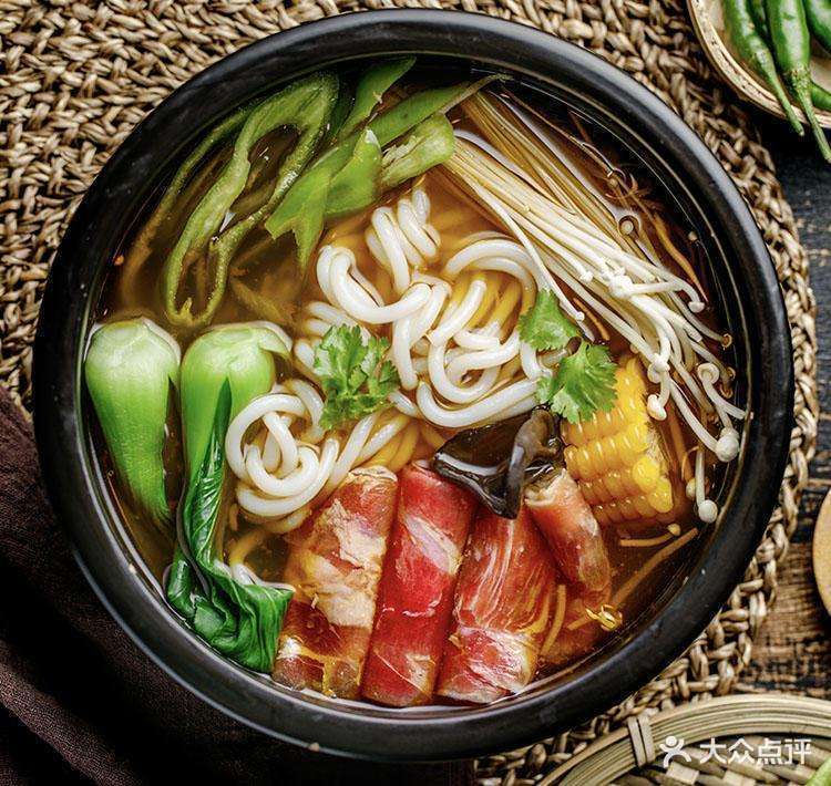 三鲜罐罐米线图片