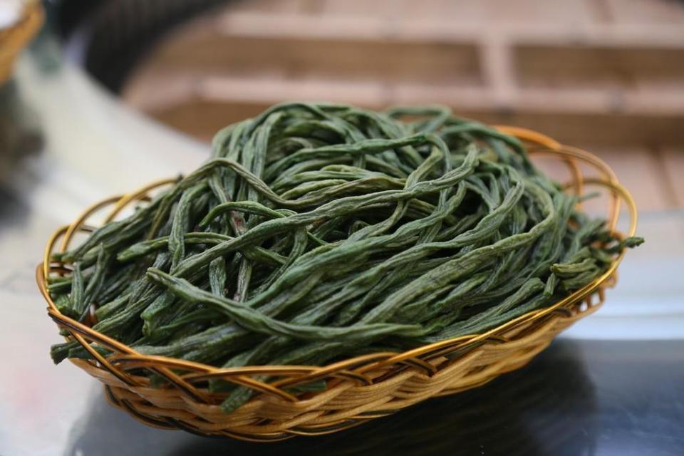 (二里岗店)位于郑州市紫荆山路与二里岗南街交叉口东北角(洛阳银行旁)