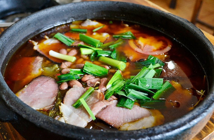 米火锅(金源街店)位于贵阳市观山湖区金源街348号推荐菜:软哨锅底腊肉