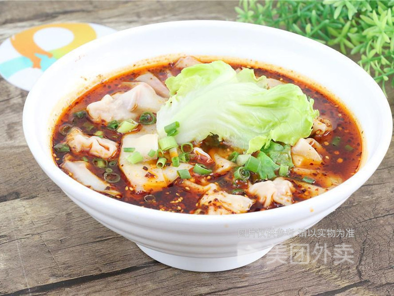 红烧牛肉面推荐菜:重庆小面(水晶城店)位于深圳市龙岗区坳新路121-3号