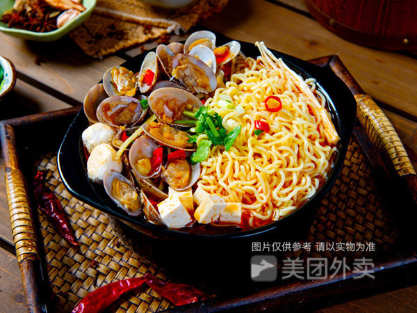 花甲拌方便面图片