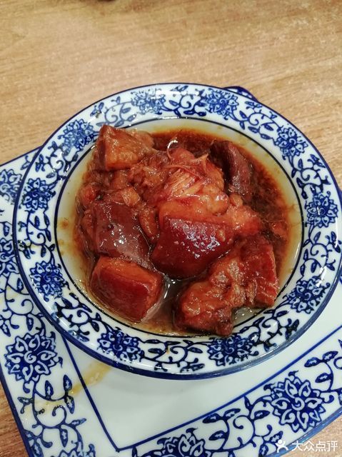 坛肉豆腐砂锅图片