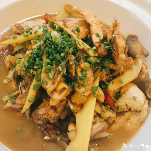 老姜煨土鸡钵图片