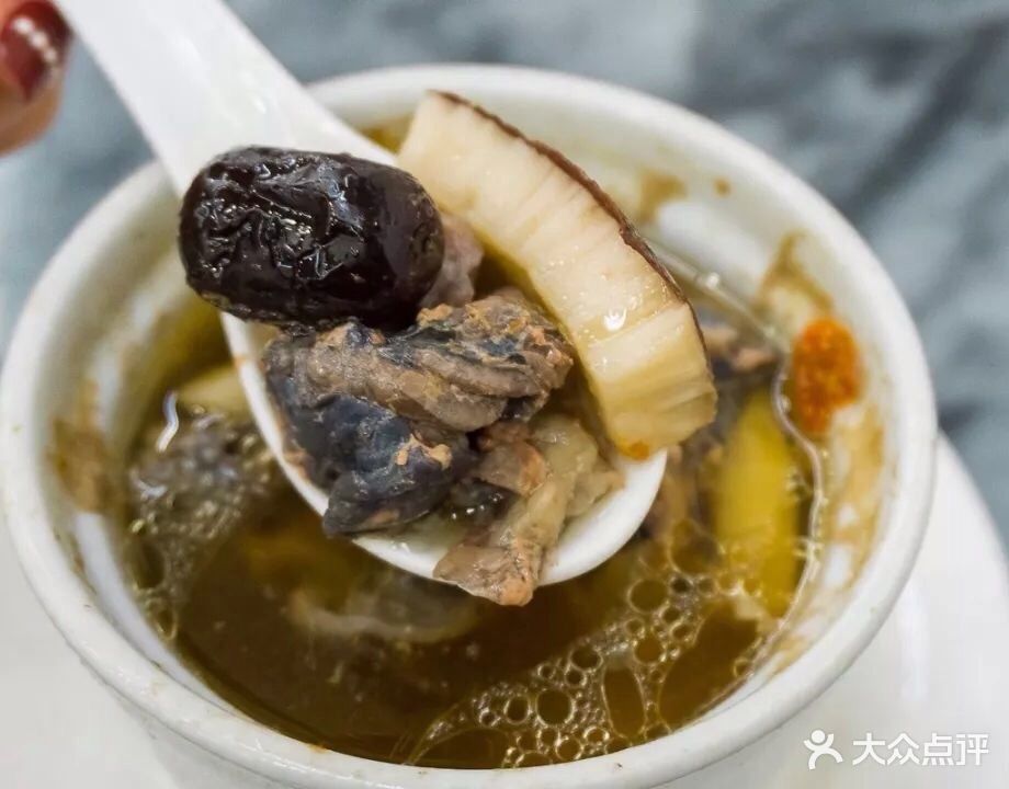椰子肉炖竹丝鸡图片