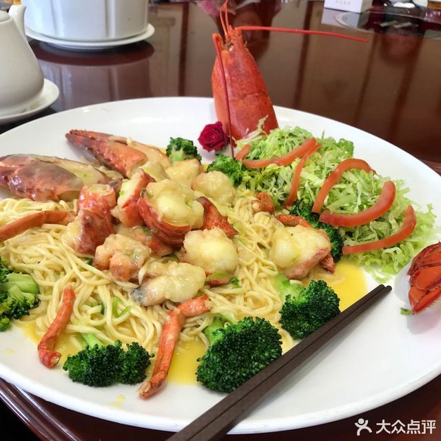 芝士伊面焗波士顿龙虾图片