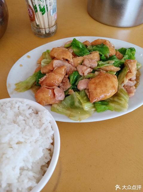 油豆腐炒肉图片