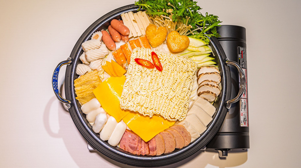 传统部队火锅图片