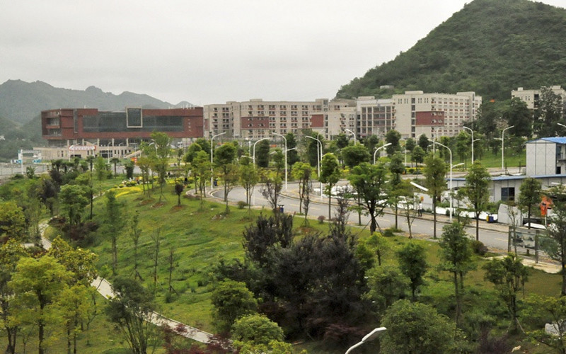 贵阳市 科教文化服务 高等教育/大学 贵州工业职业技术学院(清镇
