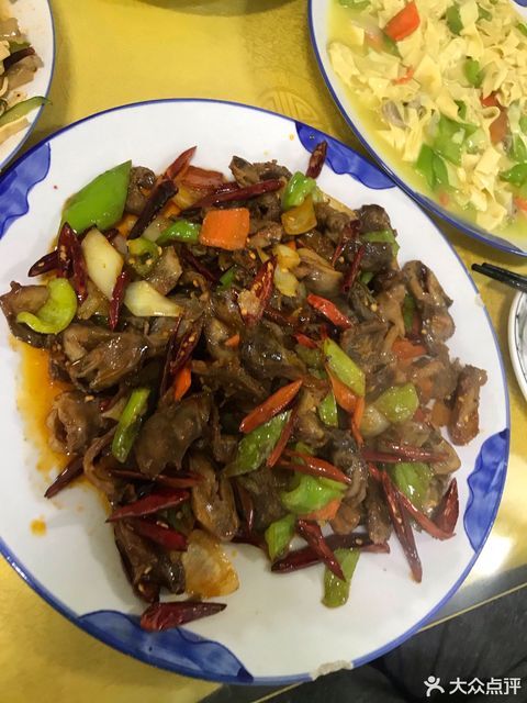 五元大蒸饺位于大庆市肇源县二小学南门北侧 标签:餐饮快餐