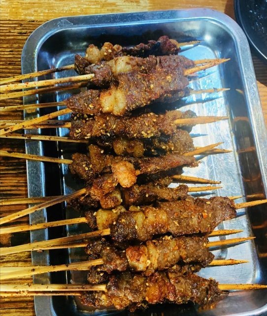 酸菜传统牛肉推荐菜:鹤城鑫颖大肉串位于齐齐哈尔市建华区双华路凤凰