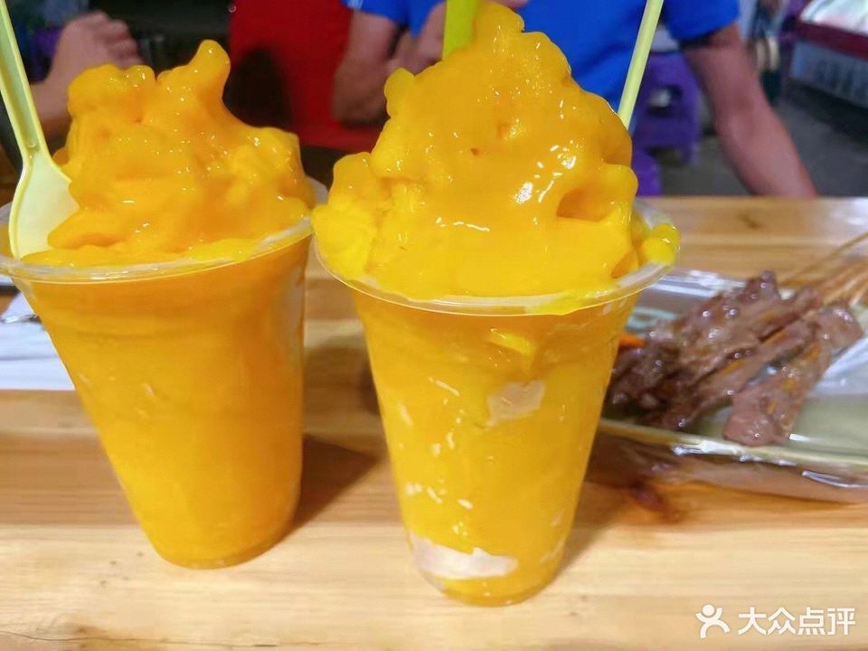 路菉塘上坡塘村篮球场推荐菜:百香果炒冰哈密瓜炒冰碳烤猪大肠串分类