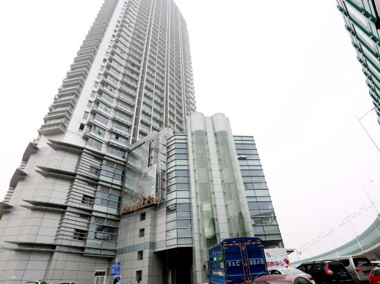 泰山新村地铁站