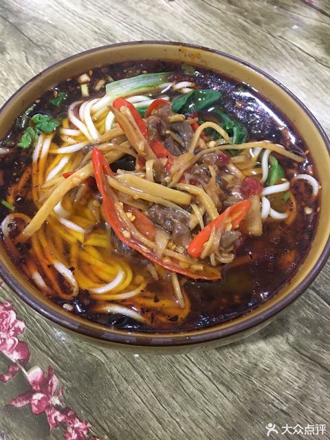                      姜丝牛肉面