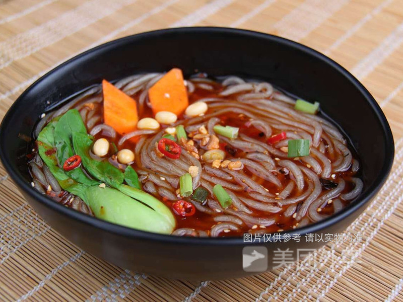 泡椒鸡杂酸辣粉图片