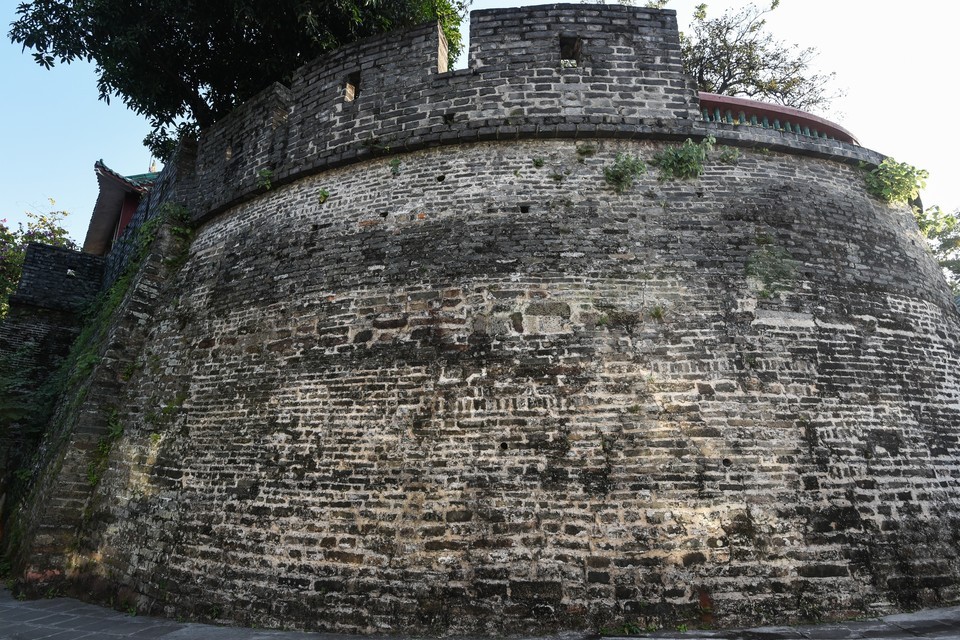    龙猫2018:明代古城墙是旧广州