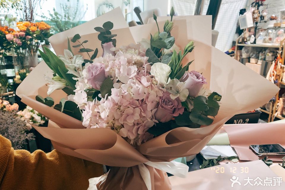 首页>北京市>购物服务>综合市场>花店>兔子小姐花艺生活馆(光华路店)]