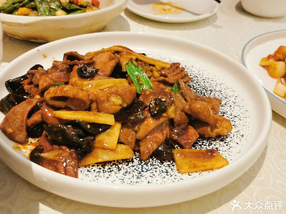 北京市 餐饮服务 餐馆 > 泰兴楼烤鸭店推荐菜:分类:餐饮;烤鸭店;北京