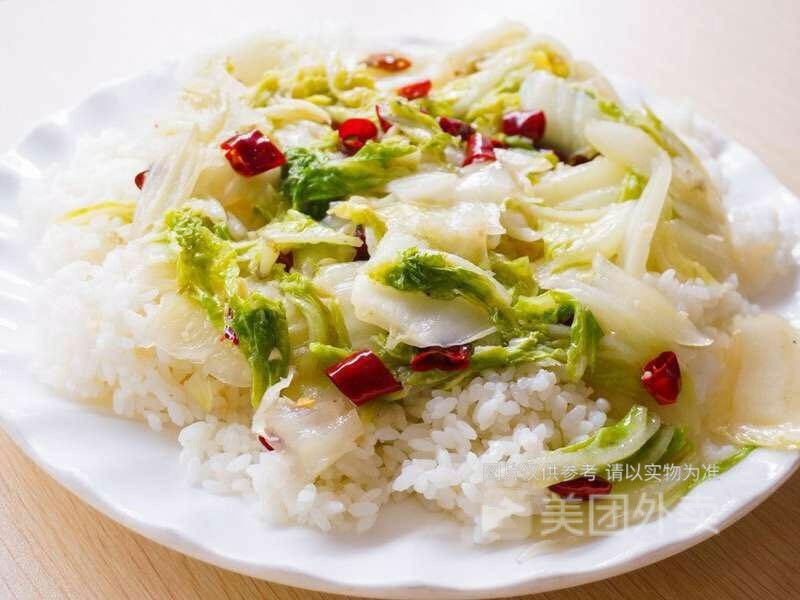 酸辣白菜饭图片