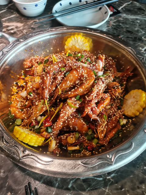 杨大师鸭爪爪特色火锅