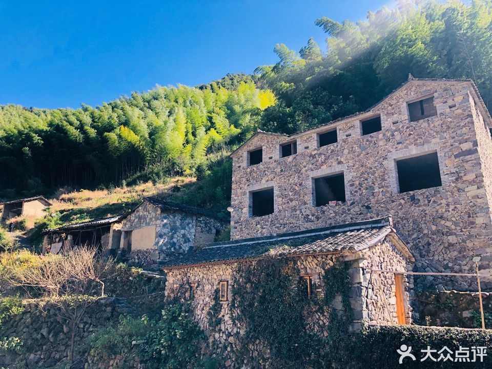 石头村古桥农家乐