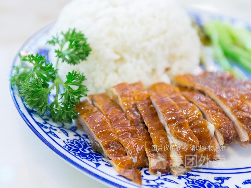 鸭肉套饭图片