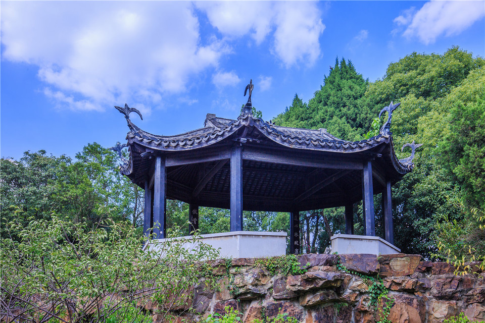 梅园横山风景区天心台位于无锡市滨湖区荣巷街道梅园社区推荐菜:分类