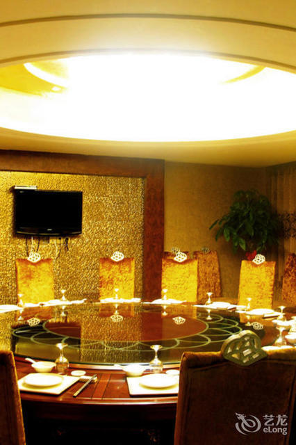 oyo临安金辉大酒店(临水路店)