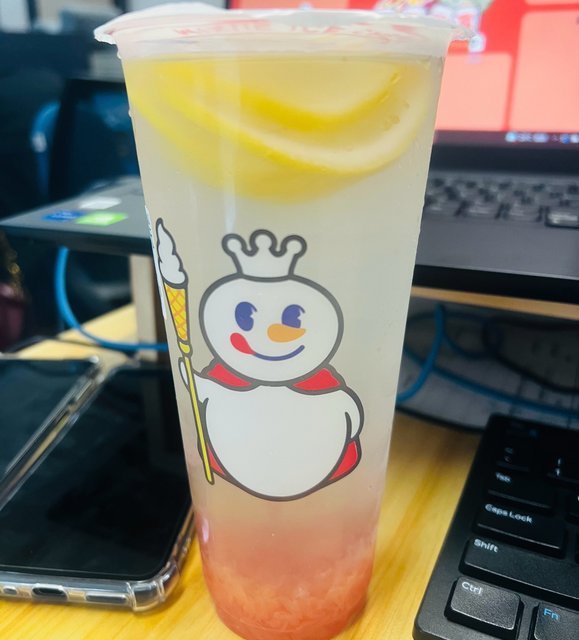 蜜雪冰城四方利群店