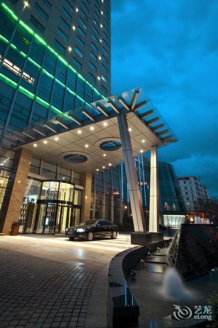 国会大酒店停车场