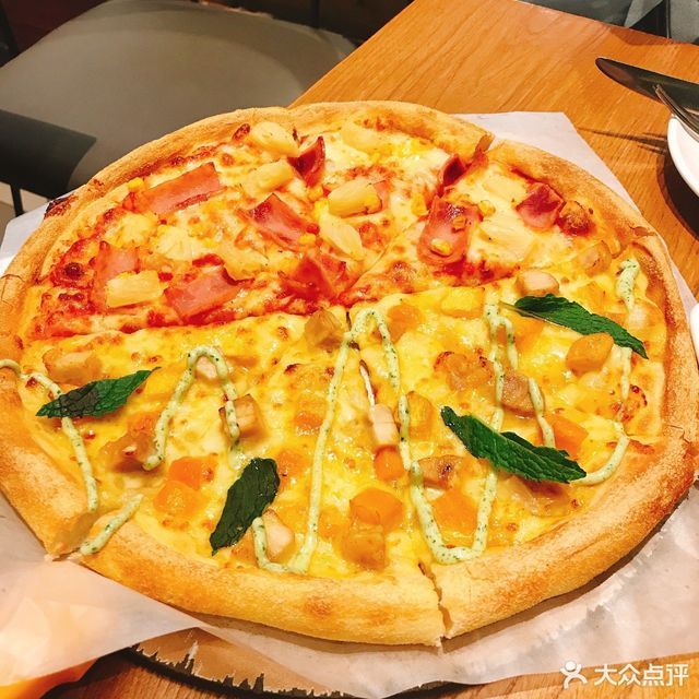 双拼榴莲披萨图片