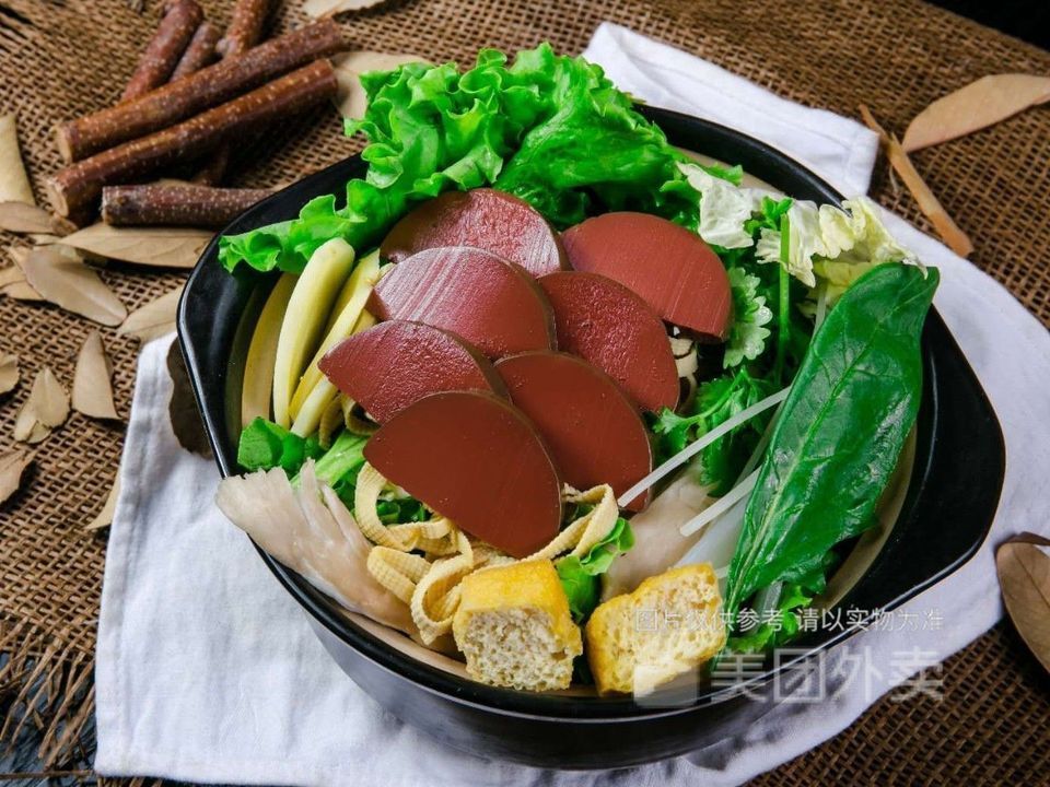 鸭血砂锅麻辣烫