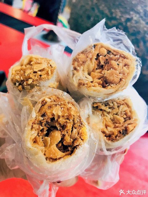 古城薄饼咸味推荐菜:古城薄饼店位于惠州市惠东县平海市场附近