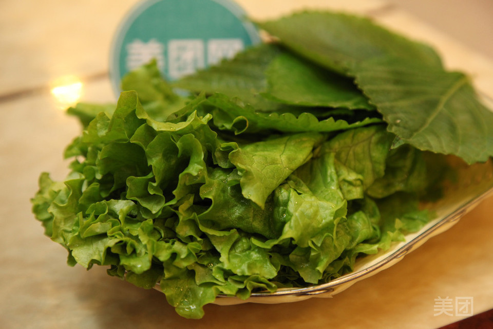 生菜苏子叶拼盘图片