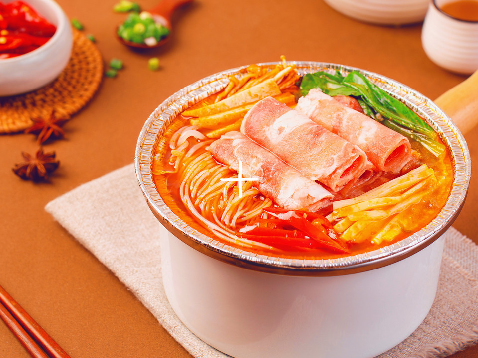 泡椒酸菜肥牛米线图片