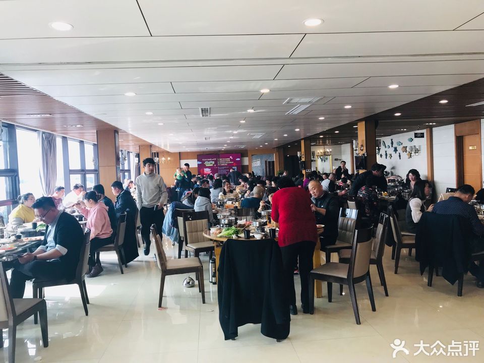          会海舫观澜酒店·宴会厅