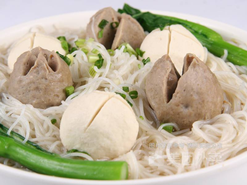 牛肉丸拌面图片