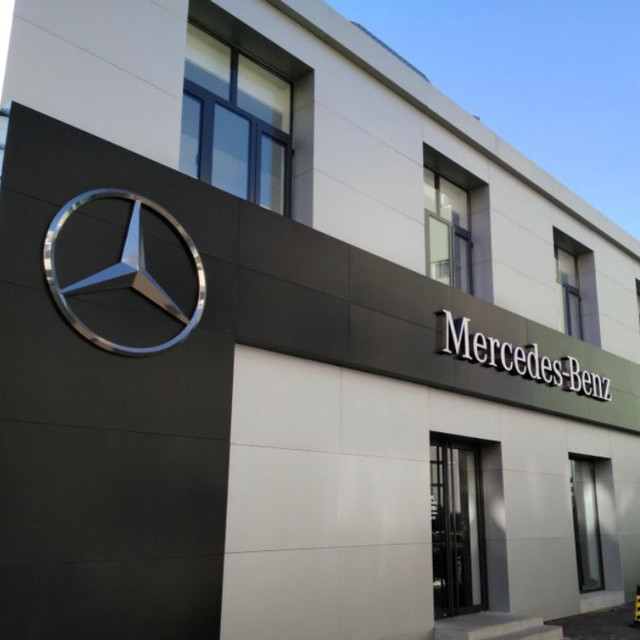 波士通达奔驰4s店电话