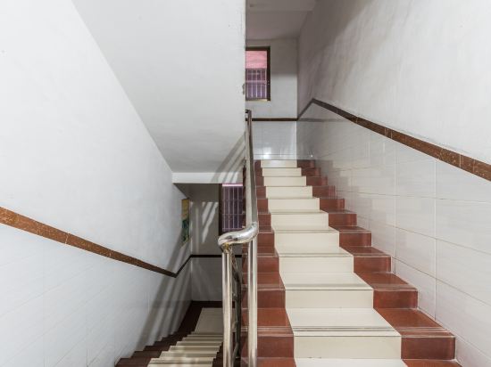 佛山阳光公寓穆院市场店位于佛山市南海区狮山镇穆院村全兴里1号(近