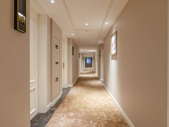 柏丽艾尚酒店(长沙侯家塘地铁站店)