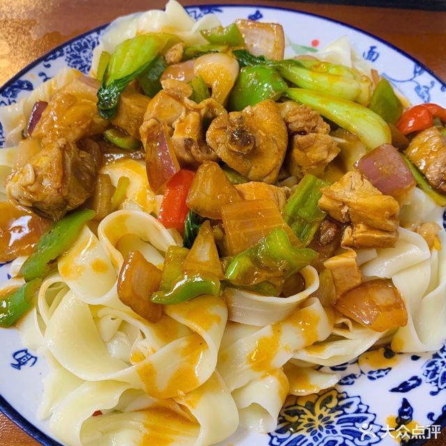 红烧鸡块盖浇面图片