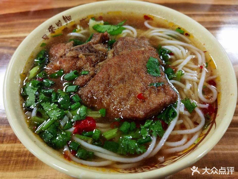 南平市 餐饮服务 餐馆 > 小吴紫溪粉面馆盖浇饭推荐菜:分类:餐馆;餐饮