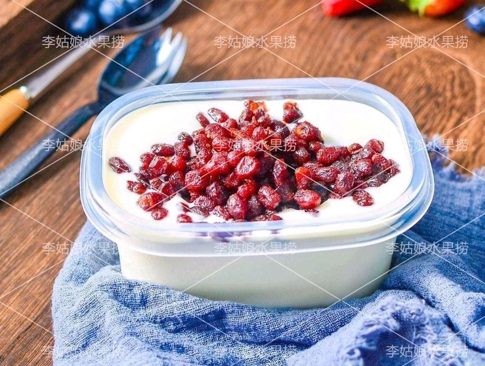 爆爆珠水果捞仙草红豆椰奶茶推荐菜:李姑娘水果捞甜品店位于临沂市