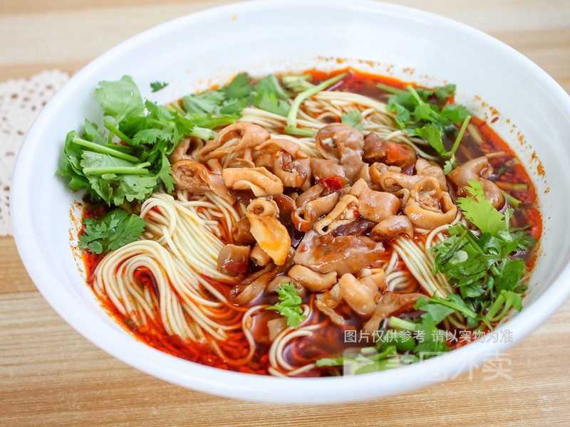 红烧肥肠面图片
