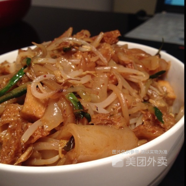 火腿鸡蛋炒凉皮图片