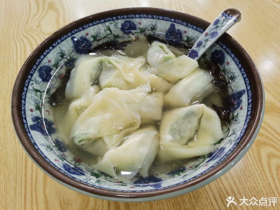 荠菜肉大馄饨图片