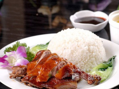 烧鹅肶拼排骨饭图片