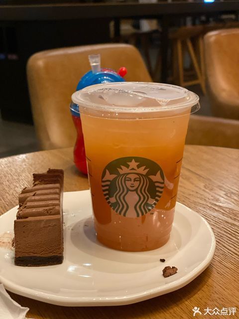 冰摇桃桃乌龙茶图片