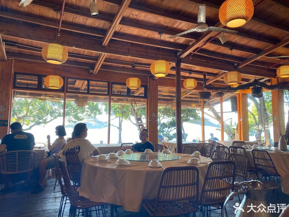鹿嘴山庄悬崖餐厅图片