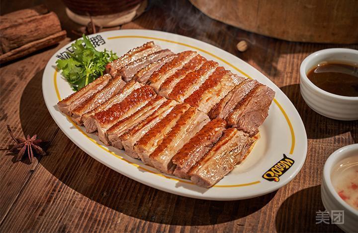 卤鹅肉拼手撕鸡饭鹅肉饭推荐菜:物只卤鹅(民营科技园店)位于广州市